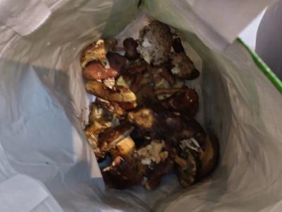 Mámo a táto vezeme houby....