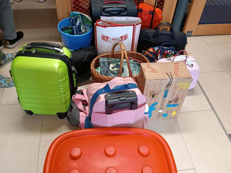 Den bez školních aktovek a batohů